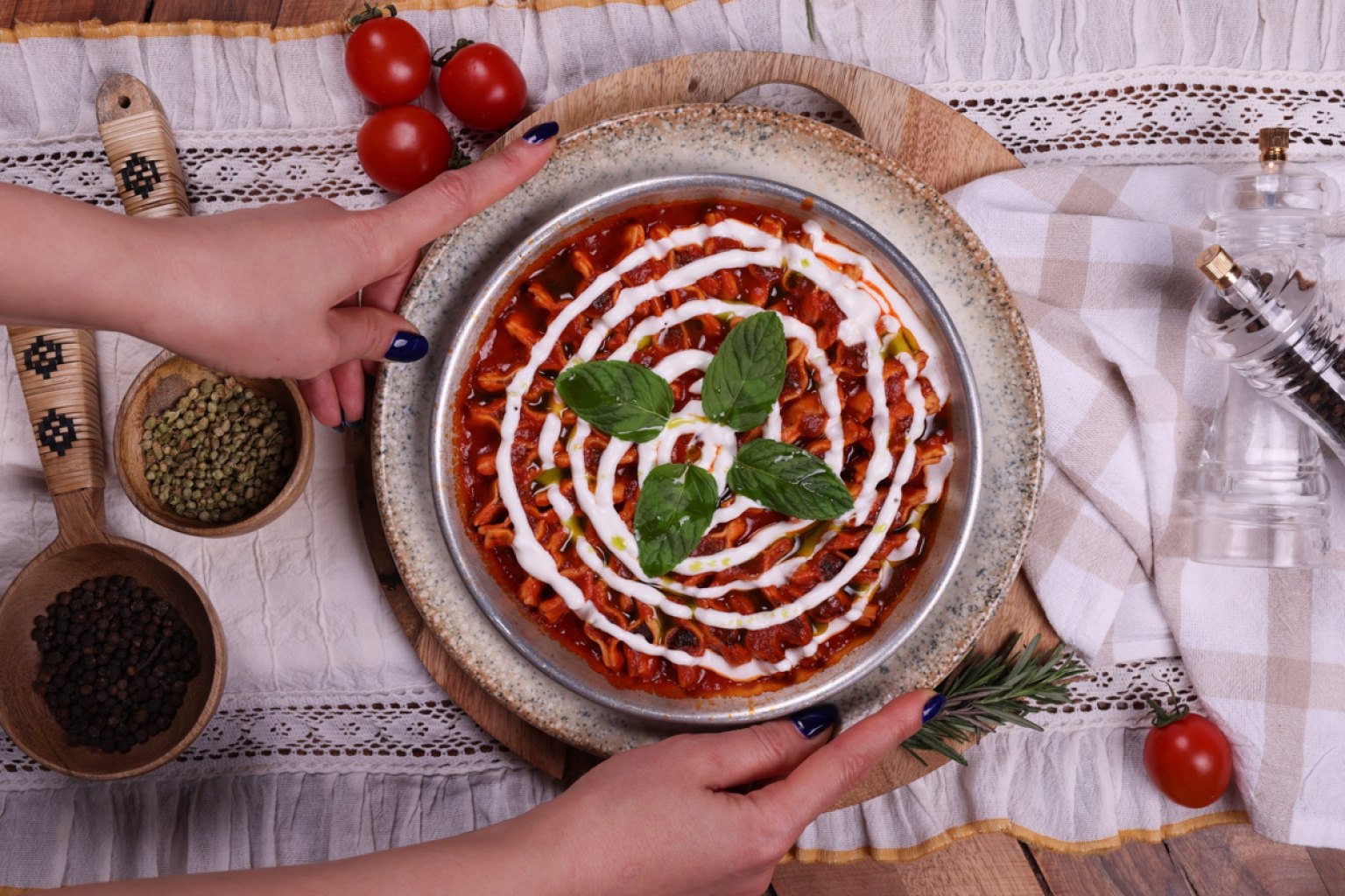MAKARNA & MANTI